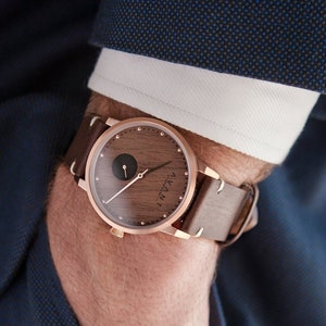 Personalisierte Holzuhr | Gravierte Holzuhr | Trauzeugen Geschenk | Jubiläumsgeschenk | Verlobten Geschenk Uhr | Hochzeitsgeschenk für Mann |