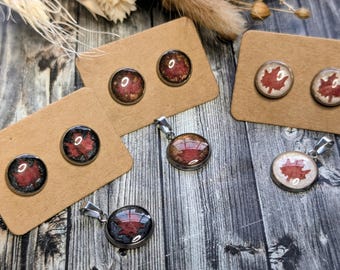 Handmade jewelry set - pendant, necklace and earrings made of resin with a real small leaf - botanical jewelry - DIY