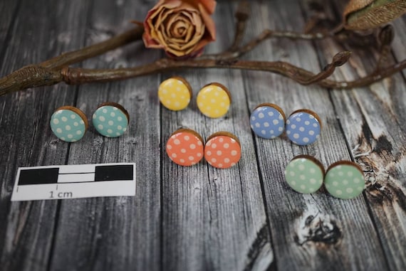 without metals, hand-painted Set of 6 hypoallergenic wooden studs pastel paintssynthetic resin