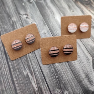 1x pair of hypoallergenic wooden earrings with copper strips in 10 mm (without metals or with stainless steel plug, hand-painted) - resin