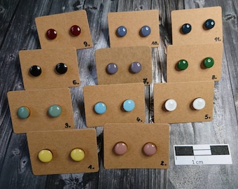 1 pair of hypoallergenic wooden stud earrings in 6 mm, 8 mm or 10 mm (metal-free, hand-painted) - wooden stud earrings - resin