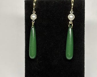 Green Teardrop Earrings with Pearl- 18kt plate
