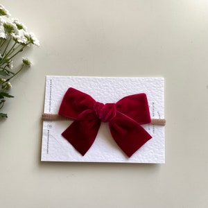 Burgundy Velvet Bow Hair Clip, Velvet Bow Headband, Velvet Bow for Girl, Baby Velvet Bow Clip, Newborn Hair Bow Velvet, Pre-tied Velvet Bow