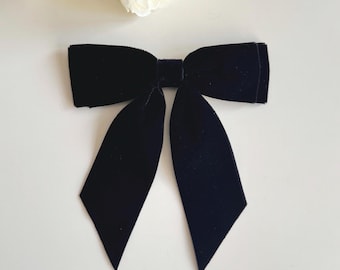 Pince à nœud en velours noir : accessoire pour cheveux à queue courte