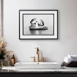 Eigenzinnige vintage nautische muurafdrukken set voor zeildecoratie grappige octopus kunst zeemonsters zwart wit surrealistische foto's grillig oceaanthema afbeelding 12