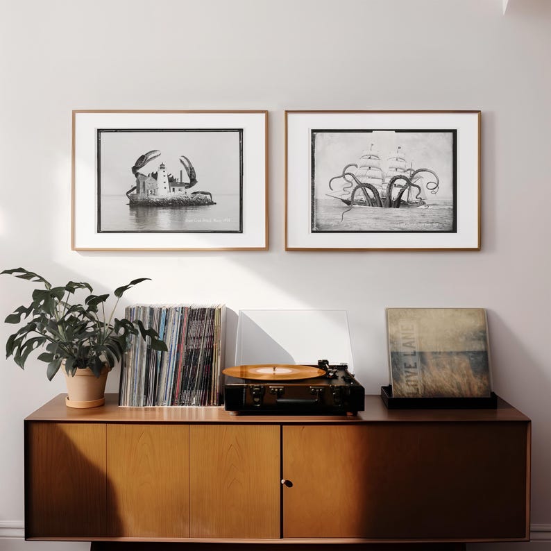 Eigenzinnige vintage nautische muurafdrukken set voor zeildecoratie grappige octopus kunst zeemonsters zwart wit surrealistische foto's grillig oceaanthema afbeelding 15