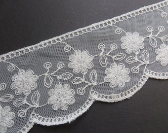 Vintage white embroidery border Embroidered lace 7.5 cm wide