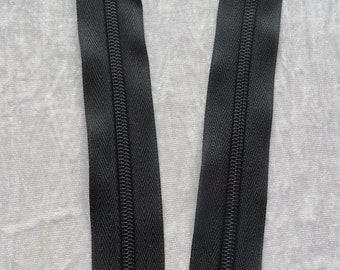 2 schwarze Reißverschlüsse 18cm lang und 2,8cm breit