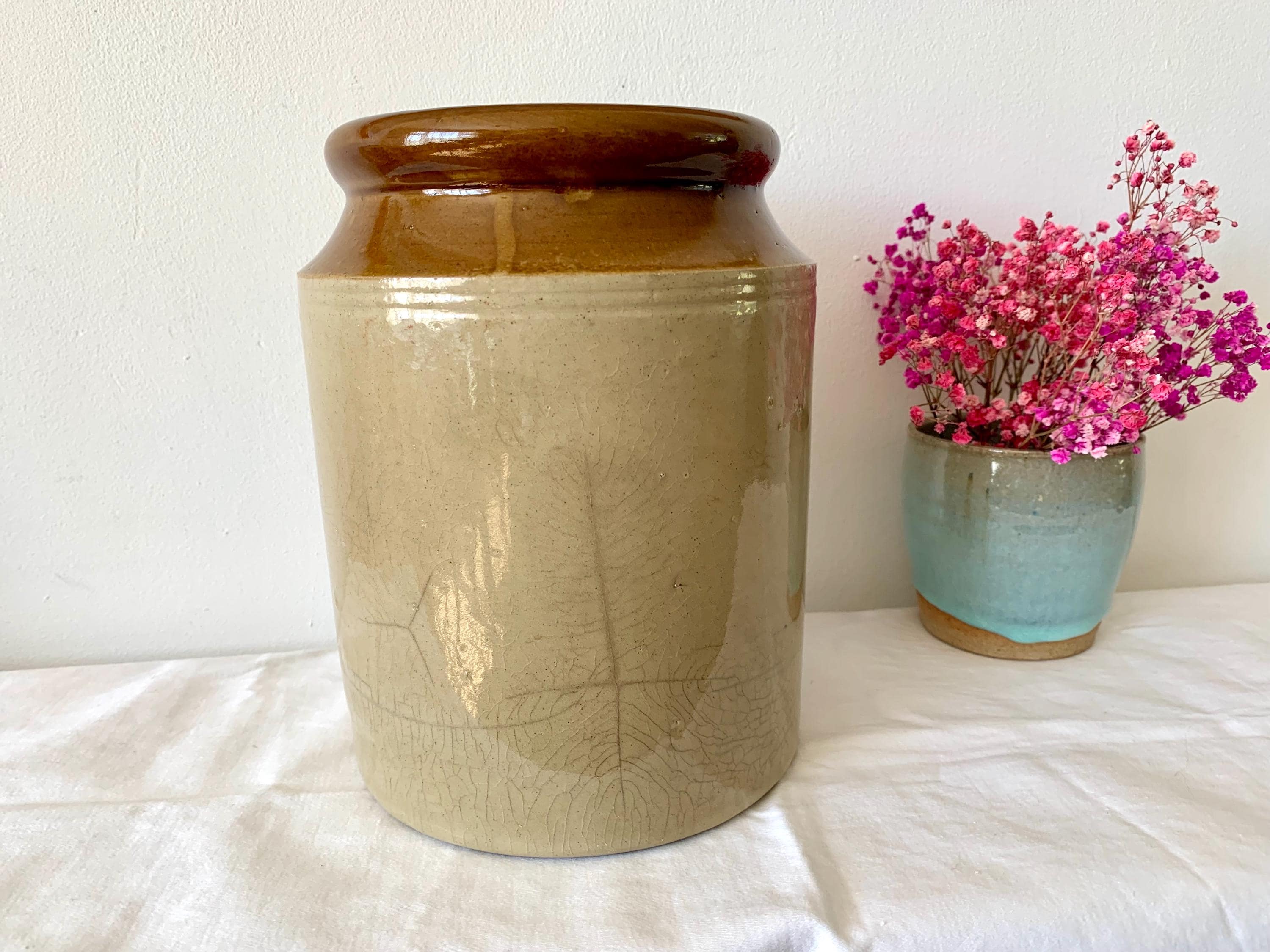 アンティークの大型ストーンウェアポット/調理器具用瓶。1800年代後半