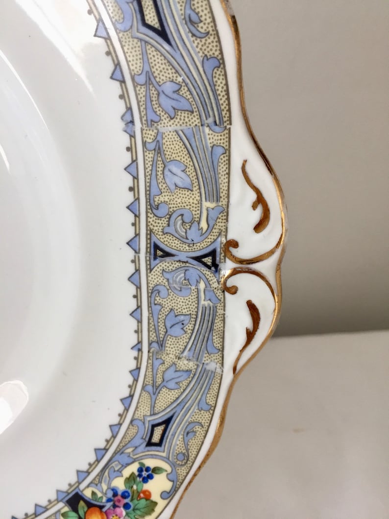 Vintage 1940/'s cake plate.
