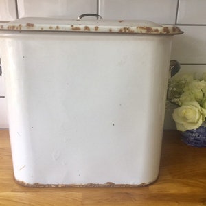 Vintage 1940&#39;s enamel bread bin. Enamel container. Enamel milk box.