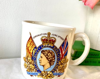 Coronation mug 1953 of Queen Elizabeth. Commemorative ware.