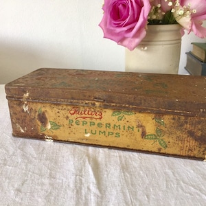 Vintage 1940&#39;s Fueller&#39;s peppermint lumps tin. Vintage tin