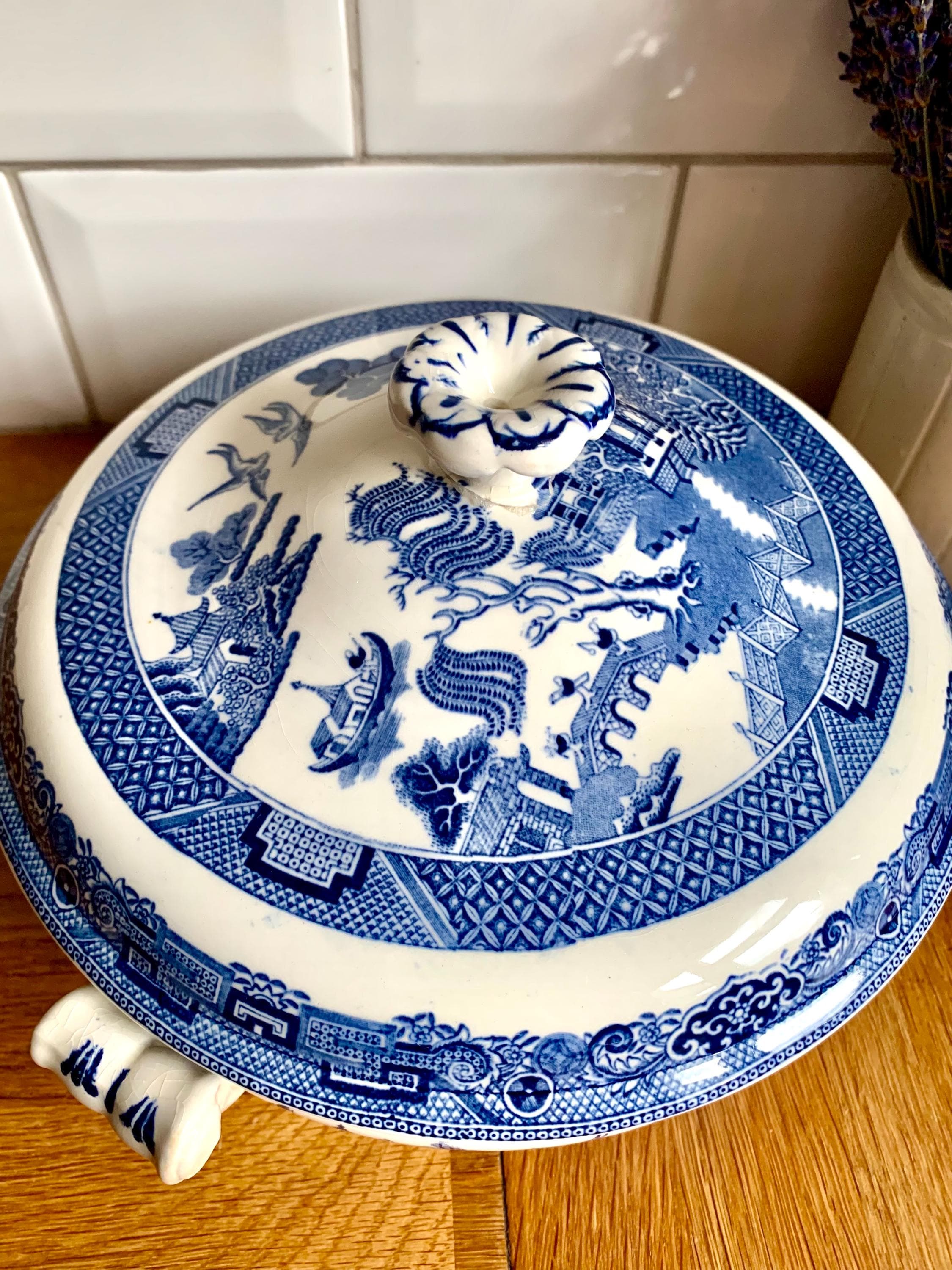 Antique Willow Pattern Lidded Tureen. Vintage Serving Dish