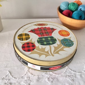 Vintage Jacobs Shortbread biscuit tin. Vintage Scottish tin