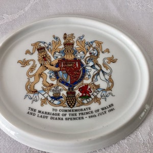 Commemorative plate celebrating the royal wedding of prince charles and lady Diana. 1981.