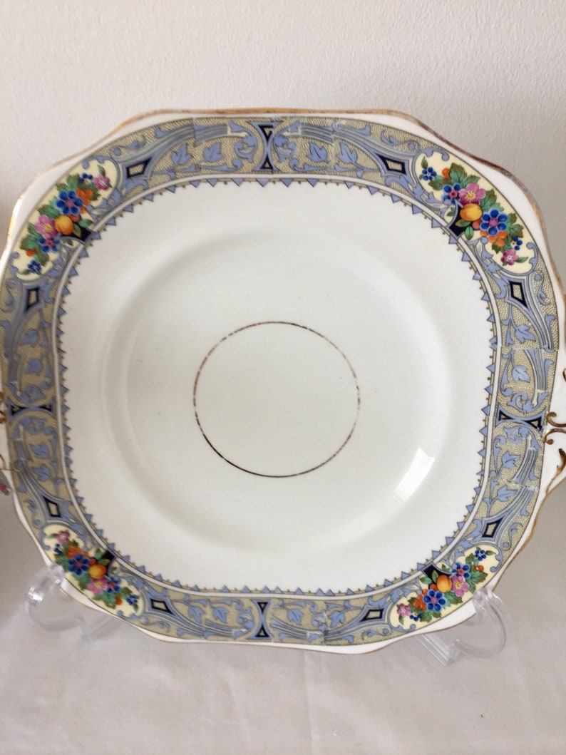 Vintage 1940/'s cake plate.