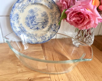 Vintage Pyrex. Vintage glass dish. Vintage glass casserole dish.