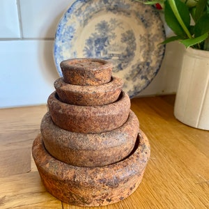 Cast iron vintage kitchen scales weights. vintage kitchen scales.