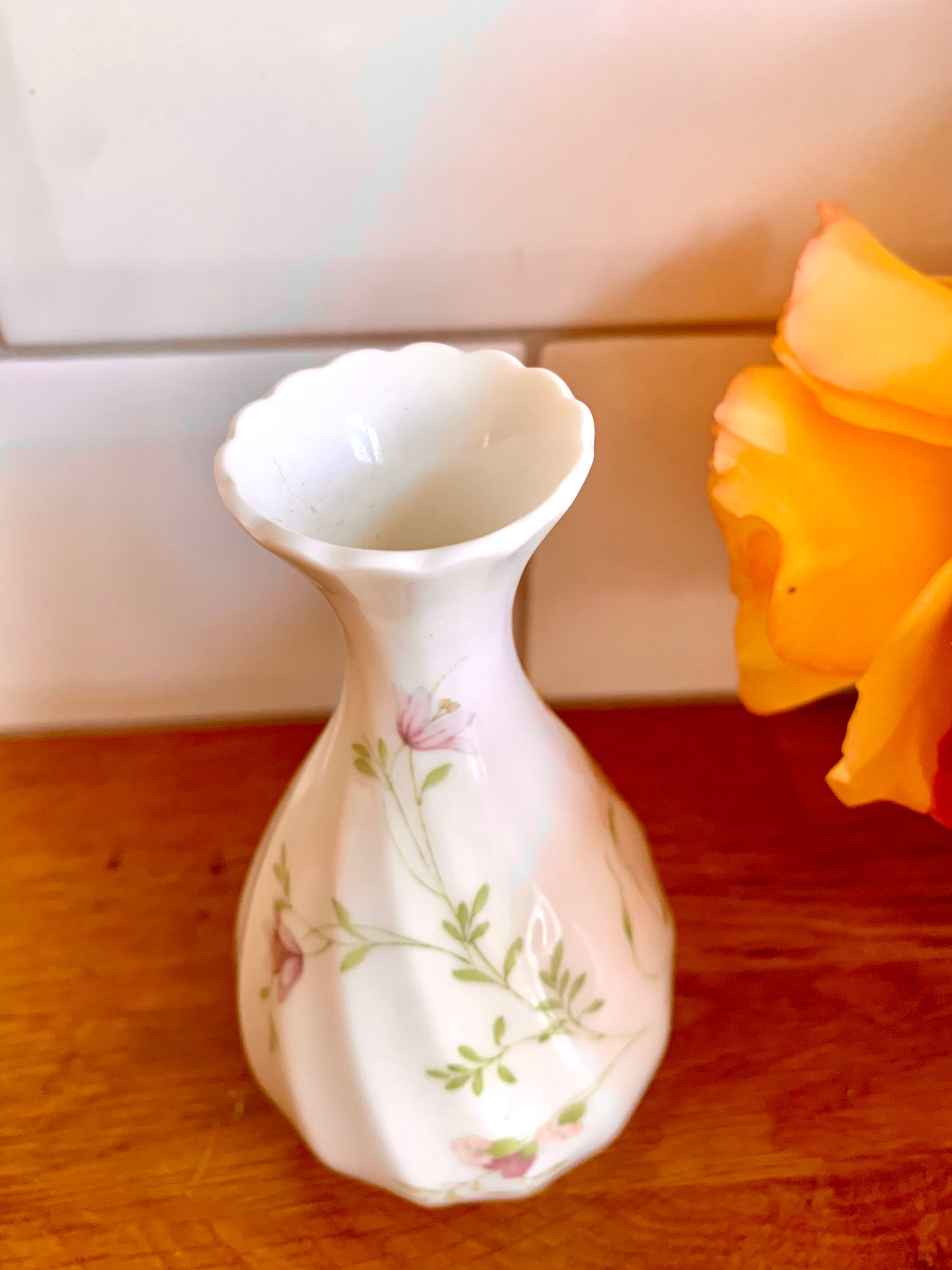 ウェッジウッドの花瓶。キャンピオン。 - Etsy 日本