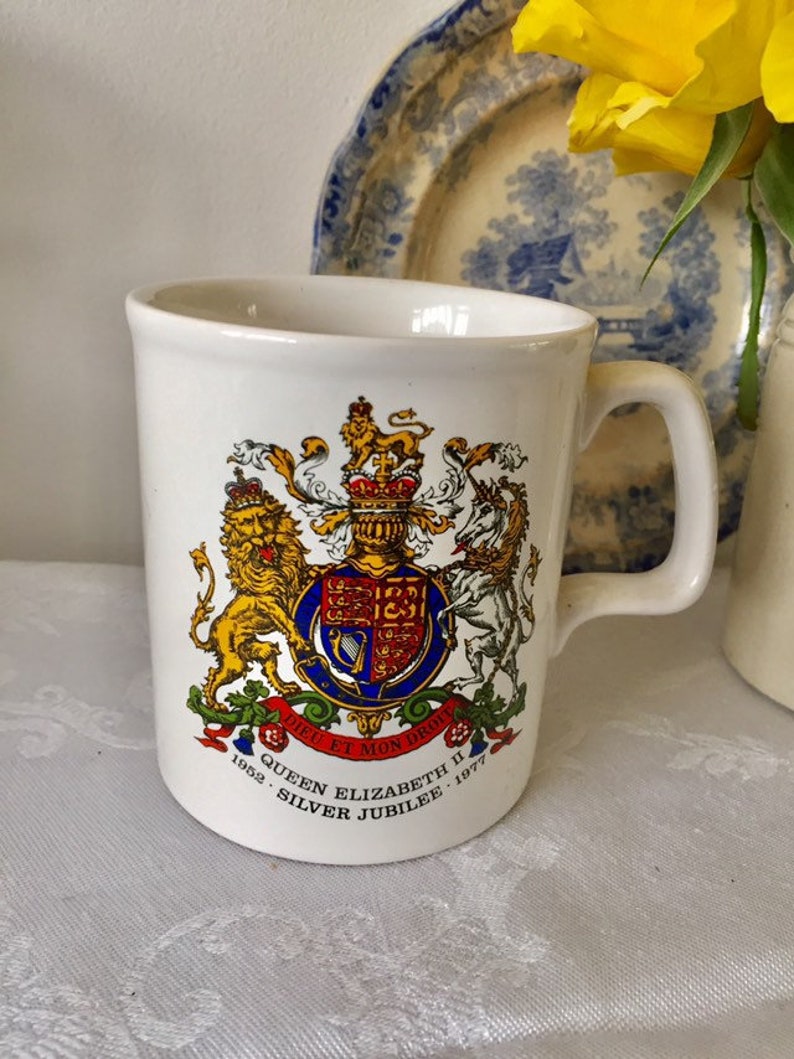 Silver jubilee 1977 Commemorative mug Elizabeth II.