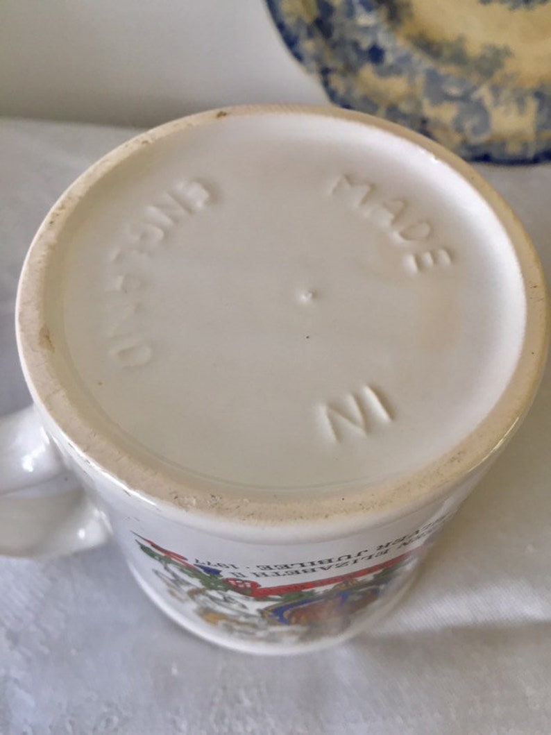 Silver jubilee 1977 Commemorative mug Elizabeth II.