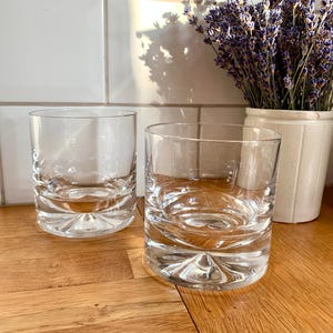 Whiskybecher aus geschliffenem Glas. 2er-Set.