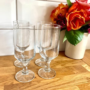 Set of 4 vintage wine glasses.