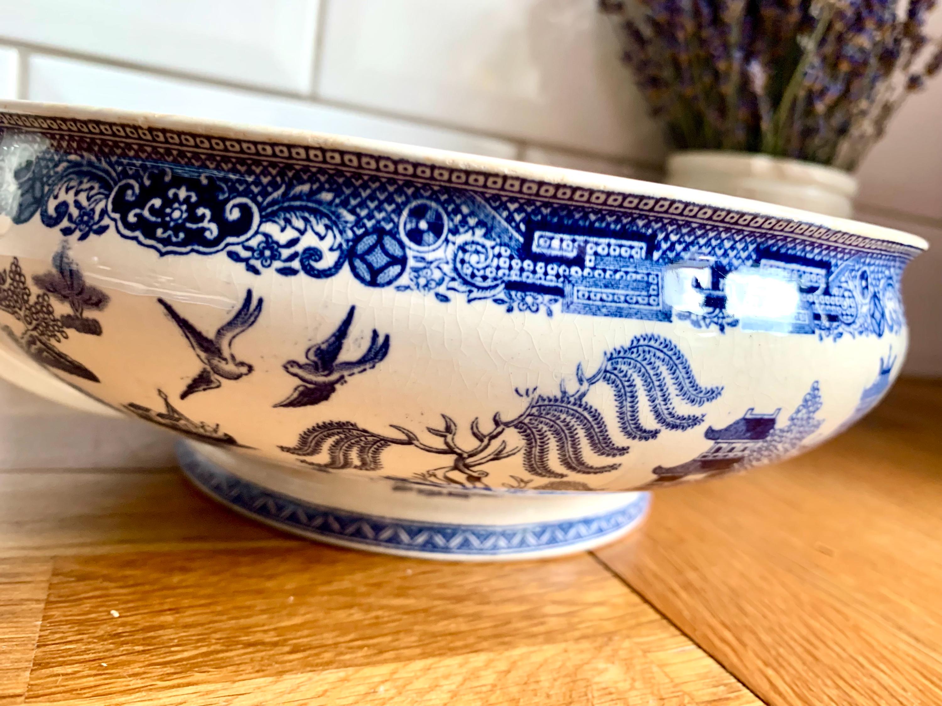 Antique Willow Pattern Lidded Tureen. Vintage Serving Dish