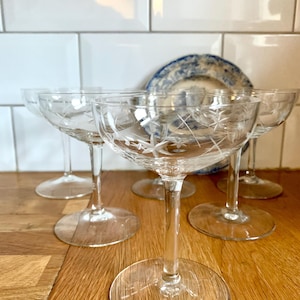 Vintage champagne or cocktail glasses. Set of 6. coupe