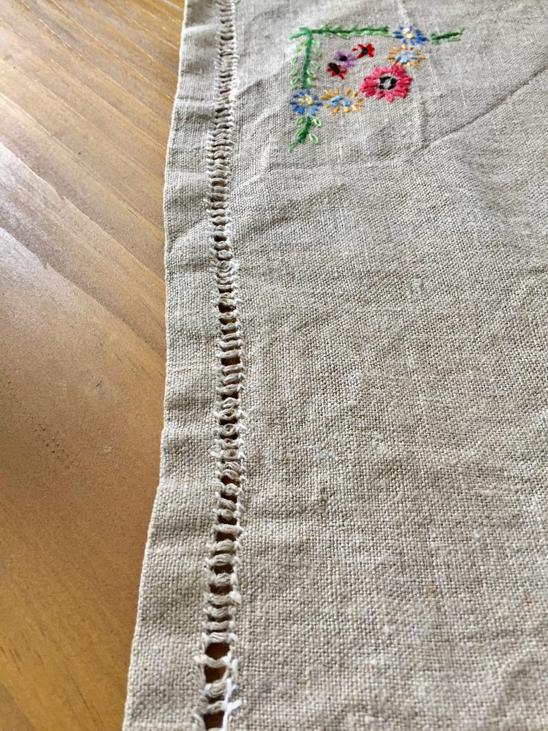Vintage tray linen cloth