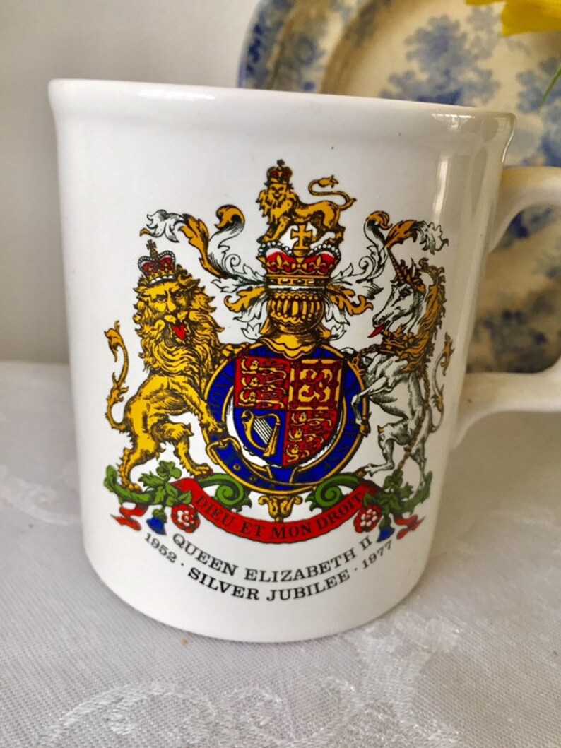 Silver jubilee 1977 Commemorative mug Elizabeth II.