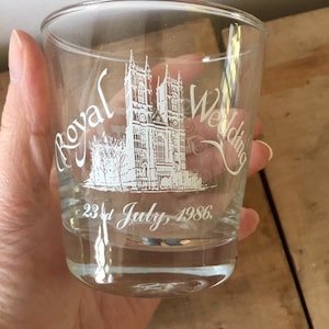 Gedenkglas. Prinz Andrew und Sarah Ferguson die königliche Hochzeit 1986