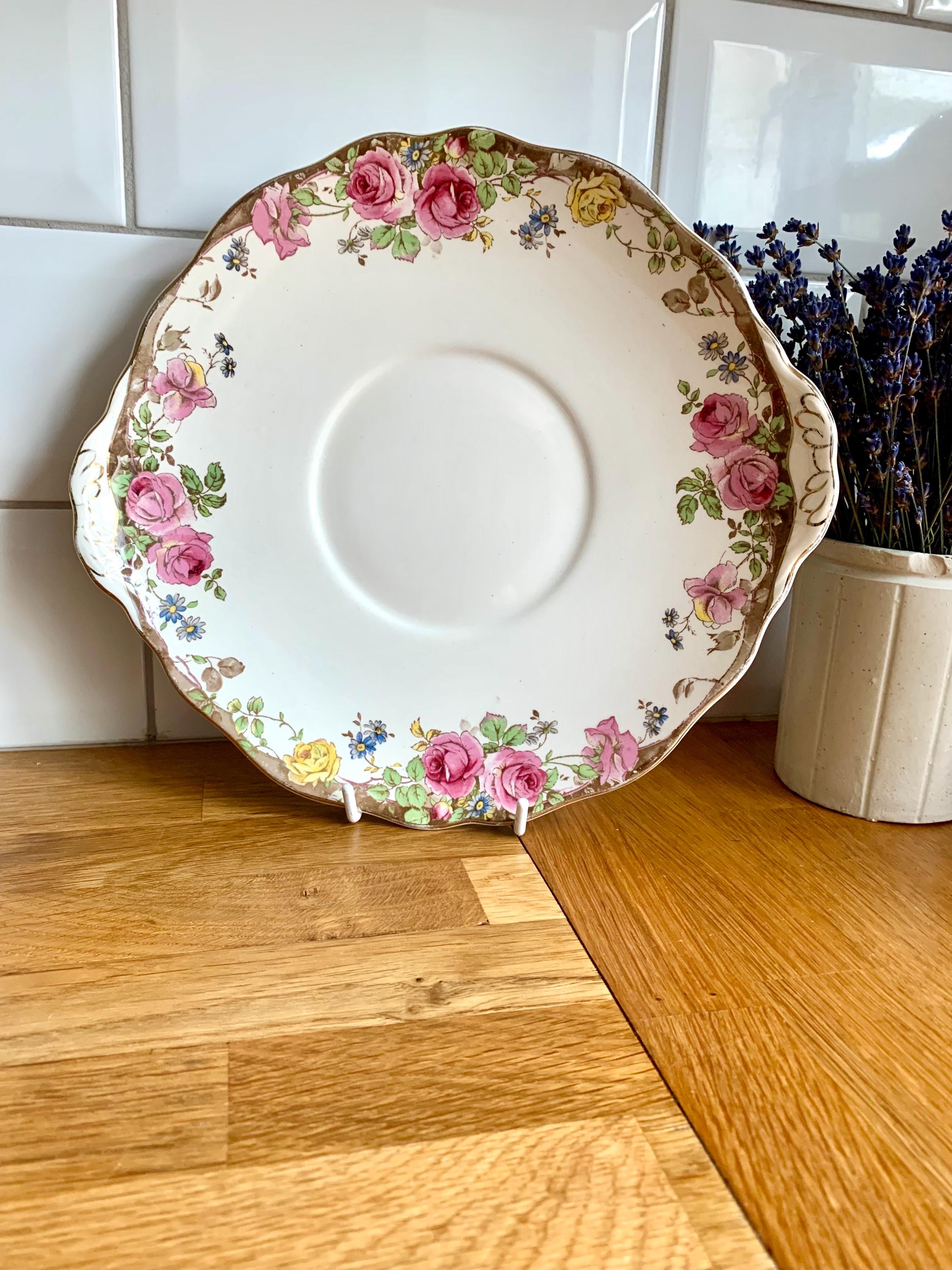 【豪州輸出品】ロイヤルダルトン English Rose 金彩デザートカップ 豪州輸出品】ロイヤルダルトン English Rose 金彩デザートカップ