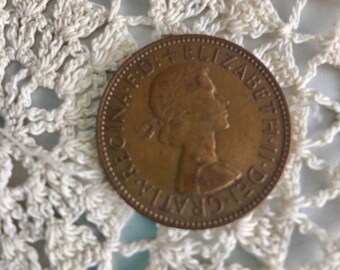 1959 Bronze half penny. Elizabeth II Collectible coin.
