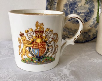 Silver jubilee 1977. Commemorative mug. Elizabeth II. Aynsley china.