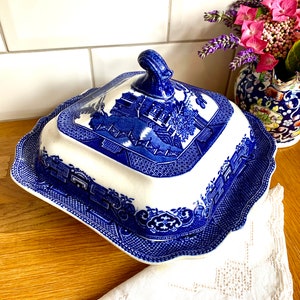 Antique Willow pattern lidded tureen. Vintage serving dish. Swinnertons