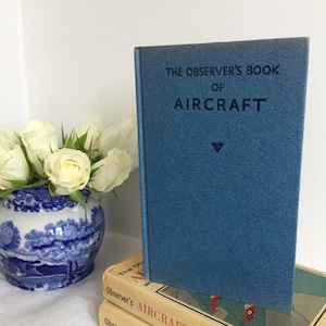 Vintage 1975 Observers guide book to Aircraft.