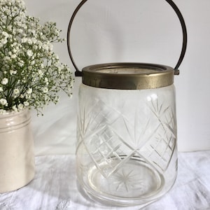 Vintage Art Deco 1930&#39;s glass etched biscuit barrel/cookie canister. Storage jar.