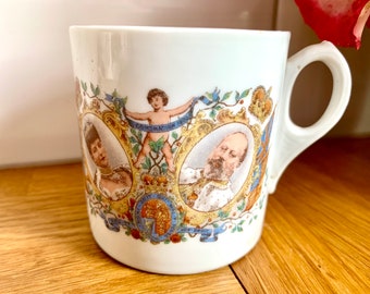 Taza de coronación de 1911. La reina María y Jorge V.