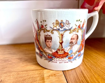 Taza de coronación de 1911. Reina María y Jorge V.