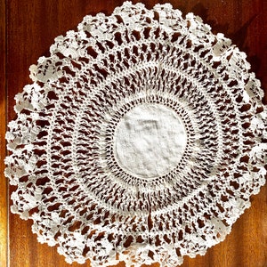 Vintage Crochet Doily: Cream Table Centerpiece, 13-inch