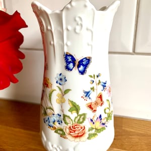 Vintage Aynsley cottage garden vase.
