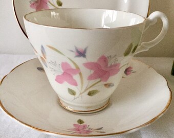 Stunning vintage Royal Ascot bone china tea cup trio
