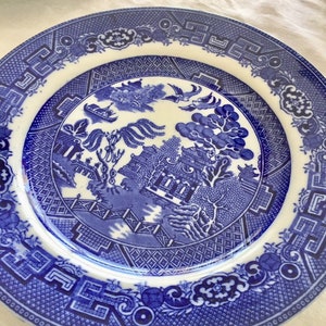 Vintage Allerton willow dinner plate.