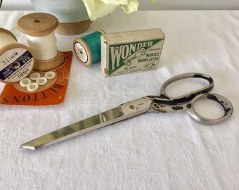 Vintage sewing scissors or pinking Shears.