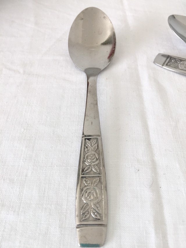 6 Retro Floral Teaspoons. - Etsy