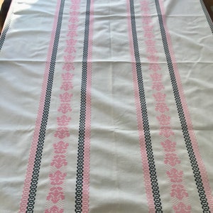 nappe en lin brodée vintage