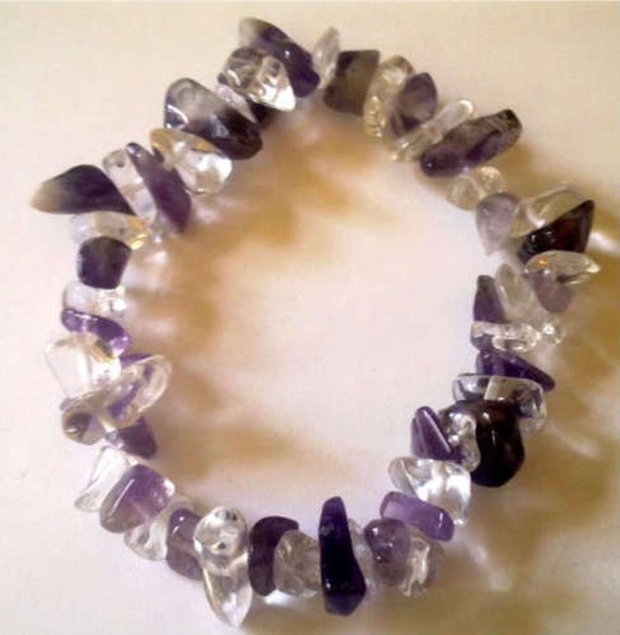 AMETHYST /& CLEAR QUARTZ HEALING CRYSTAL CHIP BEAD BRACELET