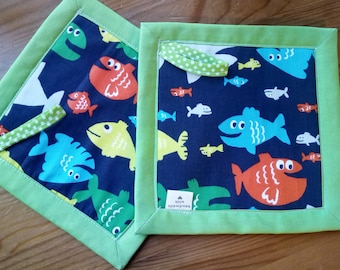 Pot holders in fishy theme for some kitchen fun